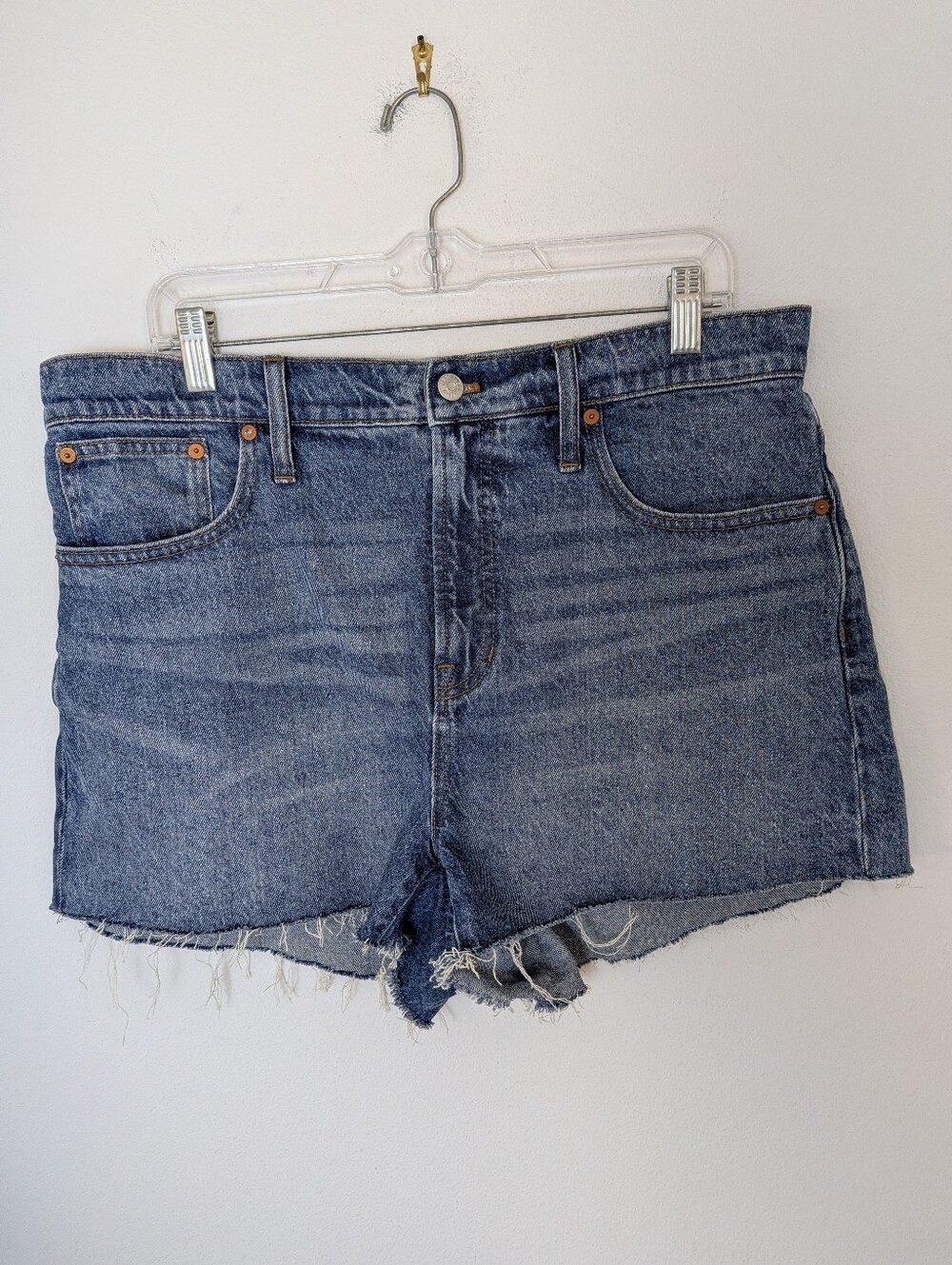 Madewell women's The Perfect Jean Short Burnett Wash Tencel Lyocell Size 32 EUC